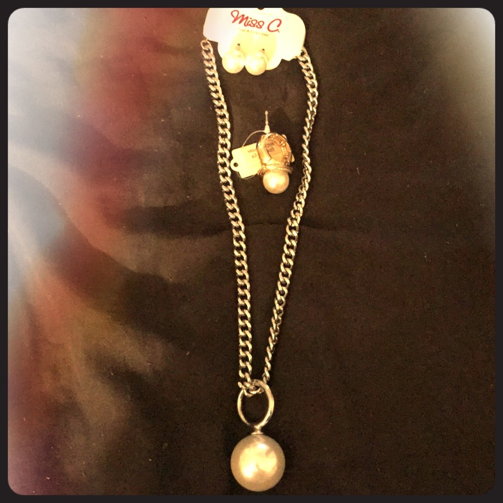 Pearl costume jewelry set